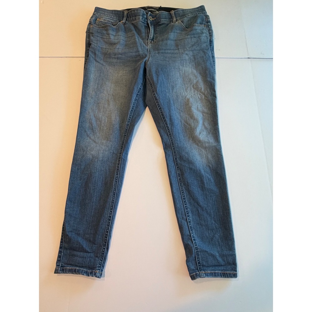 Torrid Bombshell Skinny Jeans Womens 18R Medium Wash Premium Stretch Denim